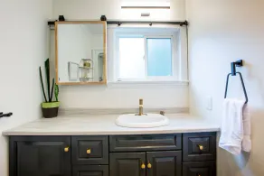 3 Bedroom Lakefront less than 1 hr from Halifax with Hot Tub, WIFI and AC - Image 4