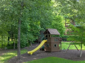 Luxuriöse Blockhütte w / Geräumiges großes Zimmer am Forellenbach mit Spielplatz - Image 3