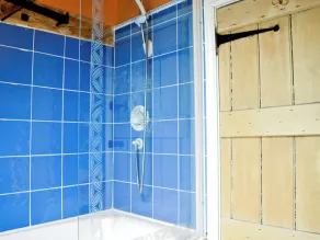 2 bedroom accommodation in Whitminster - Image 3