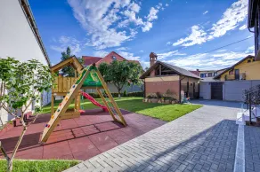 Luxury Chalet with private swimmingpool located in residential Saxon area - Image 2