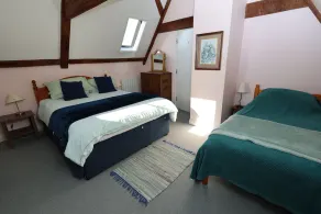 Waterside Cottage - sleeps 8 guests  in 3 bedrooms - Image 5