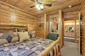 Ruby Charm 5BR Cabin near Helen Main St, Anna Ruby Falls & Tanglewood! 🍁 - Image 5