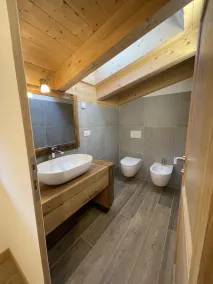 BELLAGIO enkelt hus med have, grill, fantastisk udsigt over søen, privat parkering - Image 2