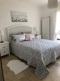 Sunny 4-room apartment with large palm terrace. Lake view - Image 5