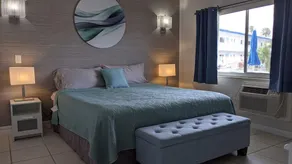 Best Location on Lido Keys! Steps to Lido Beach & St. Armand's Circle - Image 2