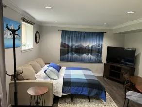 Mountain Themed Suite - Free Parking - Fast WIFI - Image 5
