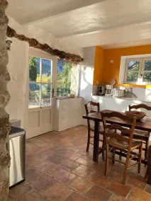 Provencalsk fårefold i et roligt og grønt - Image 3