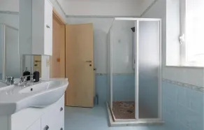 2 Bedroom Lovely Home In Valpromaro - Image 2