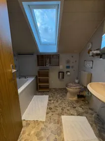 Rolig beliggende lejlighed (80sqm) i Altmühltal med balkon og legeområde - Image 3