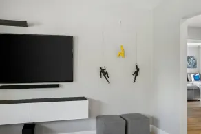 New Miami Oasis - Image 2