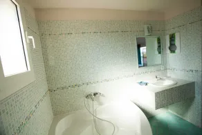  Private villa  and large  pool 08 mn from Porto Vecchio and marvellous beaches  - Image 4