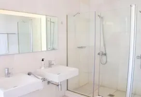 Alloggio vacanze \"Villa con 5 camere da letto a Playa del Duque\" con piscina privata - Image 4