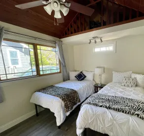 Brand New Private One Bedroom Cottage with a Wet Bar/Kitchenette - Image 5