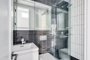 Dreamy West Village 3BR w/ W/D, nr Pier 46, by Blueground - Image 4