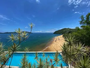 Red Beach Mansion - Image 5
