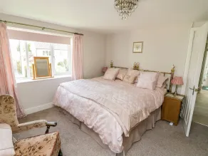 CROOKED WELL, family friendly, character holiday cottage in Timsbury - Image 4