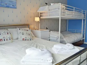 2 bedroom accommodation in Towyn, near Rhyl - Image 5
