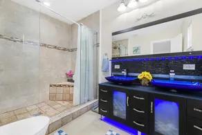 Tropical salt water pool home close to beaches,Hard Rock,Airport and Downtown!  - Image 4