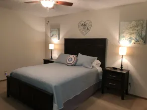 Spacious Lake View with Chef's Kitchen! Two minute walk to lake. - Image 4