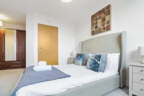 ✨Contemporary 2 Bedroom in the heart of Stevenage - Fully Furnished✨ - Image 5