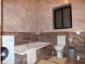 Appartement ensoleillé moderne avec balcon - Image 4