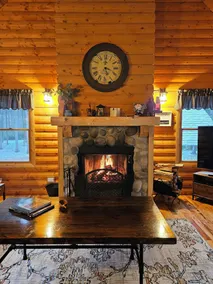 4 Bedroom lodge on wooded land with heated swimming pool and hot tub - Image 5