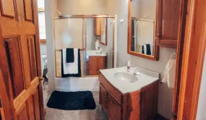 5 BR Elegant restauriertes Blockhaus, gefüllt mit Kunst und Schätzen. Total einzigartig! - Image 3