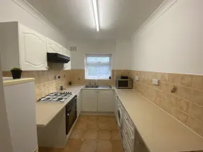 Large Cozy independent Double Bedroom Apartment - Central - Image 5