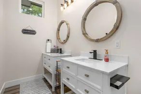 Riverfront Townhome B, Steps to Gruene - Image 3