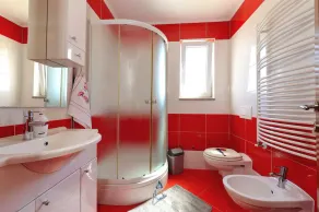 Charmante Villa mit Hydro-Massage-Pool, perfekt für Gruppen von 8 Personen - Image 2