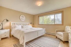 Modern 2 Bedroom in Heart of Downtown Gearhart, Two Blocks from Beach! - Image 5