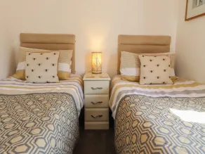 Doormouse Lodge - Image 4