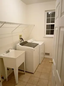 6 bedroom colonial house - Image 2