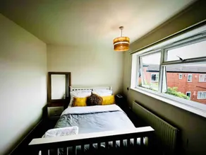 Modernised 2 Bed House Close to City Centre - Image 4