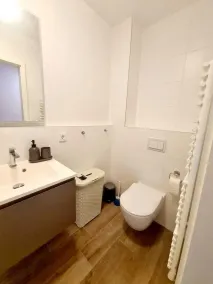 One bedroom Flat in center - Image 5