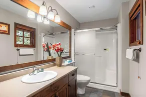 Spacious multi level 3 bedroom + den townhouse, close to Morrisey lift - Image 2