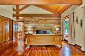The Main House - Lakefront home with private hot tub & balcony - Image 5