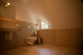 Holiday living under thatched roof - 4 bedrooms, 2 bathrooms, large garden and terrace - Image 5