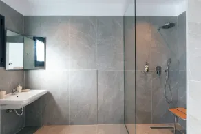 100m2 heated pool, absolute privacy and mesmerising views! - Image 2