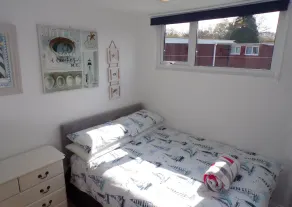 Cosy Cabin near Heacham Beach, Free Parking - Image 4