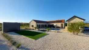 Charming villa with 3 bedrooms, outdoor gym, sauna, heated pool, bicycles.... - Image 5