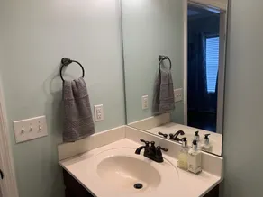 Newly remodeled, Hot Tub, 70n inch tv Private Entrance, Convenient location - Image 3