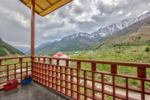 Deluxe Room with Mountain View - Parking, Wi-fi - Image 3