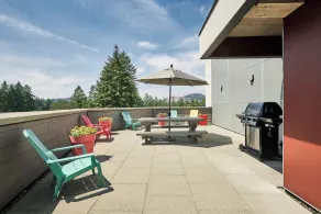 SoLo Suites - Image 2