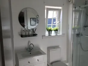 Apartment in the grounds of a country house with indoor hot tub - Image 4