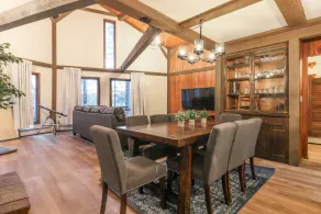 Lake Lodge w Pool Table & Water Toys - Close to Town - Image 3