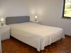 1 Schlafzimmer mit Blick auf den Tejo - Image 4