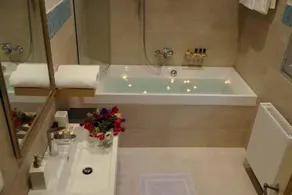 Sea view 3 bedroom villa close to Plaka beach - Image 2