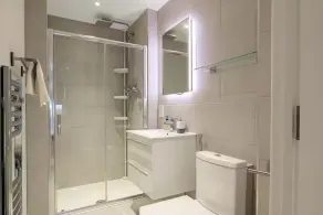 Cosy 3 Bedroom Home Next to Bicester Village - Image 2