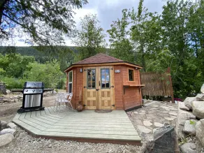 Discover Boho Bungalow: Peaceful  and Relaxing Cabin with Breathtaking Views! - Image 3